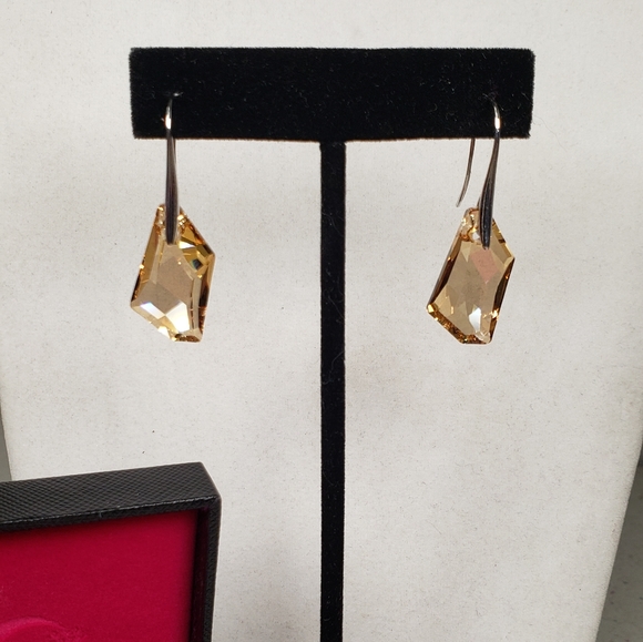 Osiana Lucky Stone Swarovski Crystals Champagne Dangle Earrings - Picture 5 of 13